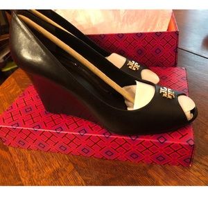 Tory Burch Jolie Wedge (black)